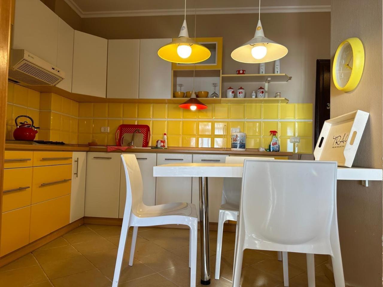 Beach View! Seaside Apartment Durrës 외부 사진