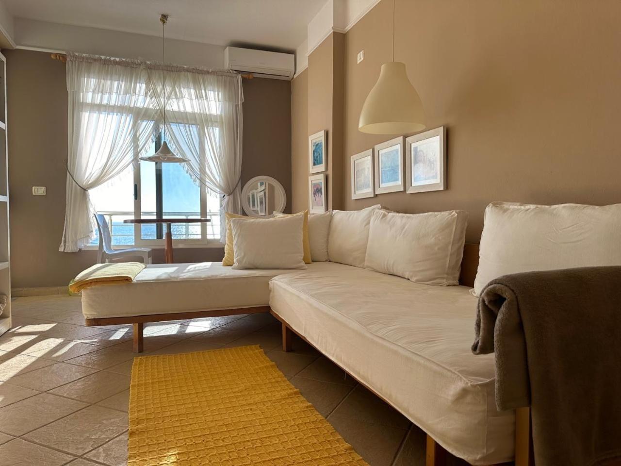 Beach View! Seaside Apartment Durrës 외부 사진