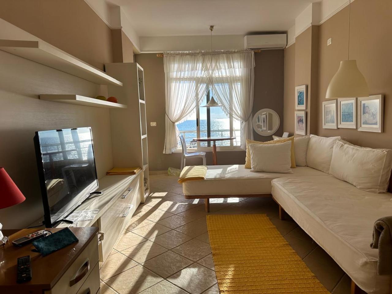 Beach View! Seaside Apartment Durrës 외부 사진